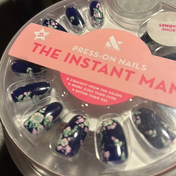 Brand new in package press on nails by the instant Manny, dark blue with floral - Picture 2 of 6